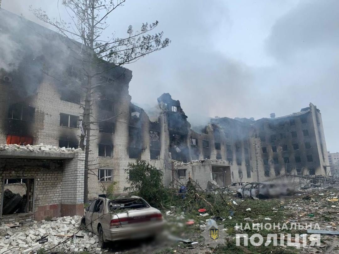 Загинуло 4 людей, 15 травмовані, - в поліції повідомили результати вранішнього обстрілу Харкова, - ФОТО