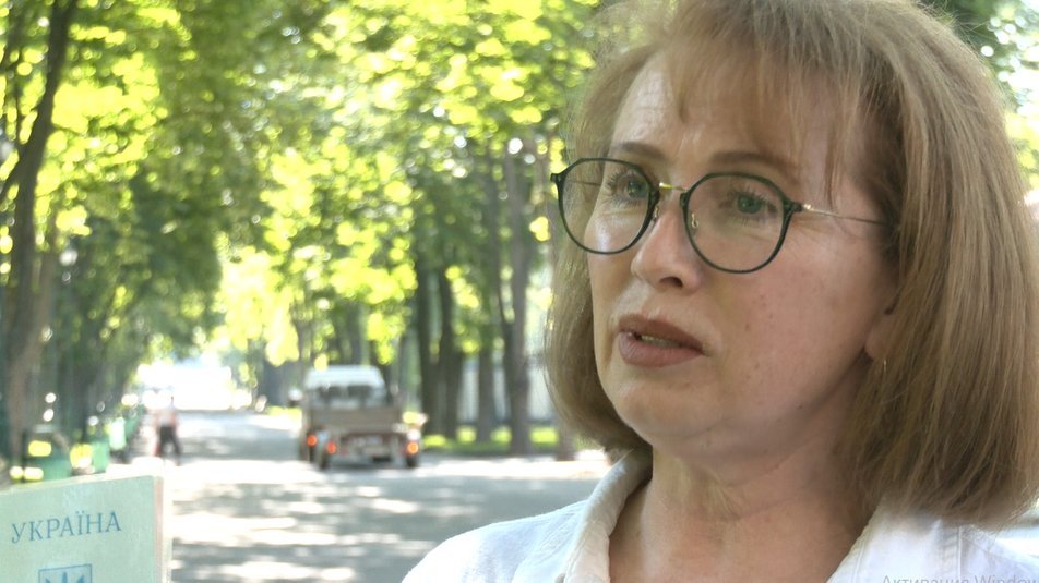 Жителька Харкова спалила паспорт рф та отримує громадянство України
