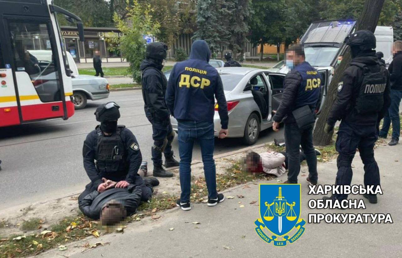 Завершено слідство щодо членів банди, які викрадали людей у Харкові задля заволодіння їх житлом 