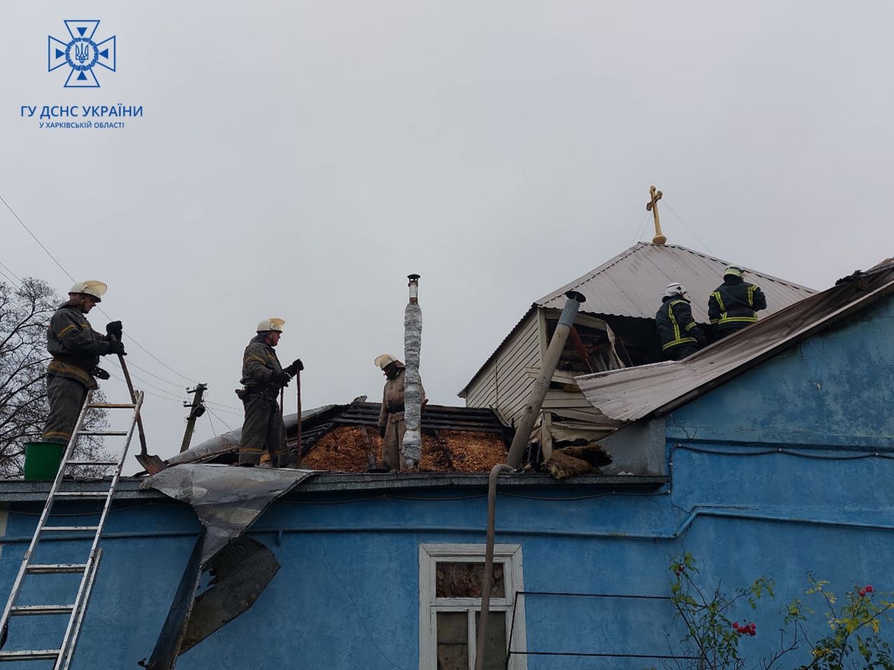 У Харківській області загорівся храм: рятувальники кілька годин гасили пожежу, - ФОТО