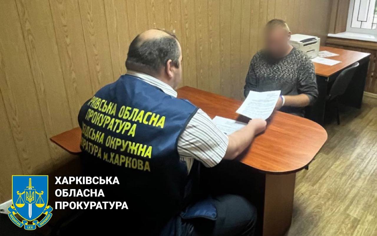 Розповідав відвідувачам кафе, що 