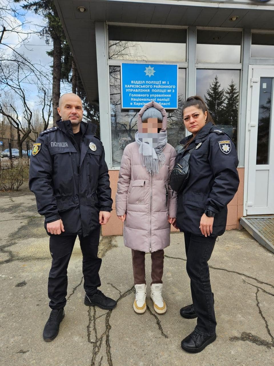 Не хотіла повертатися додому через матір, яка відмовилася від батьківських обов'язків: у Харкові знайшли 13-річну дівчинку, - ФОТО