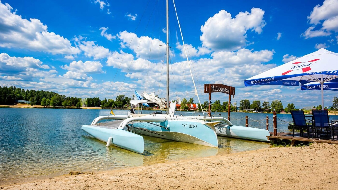 Де відпочити у Харкові та поблизу - літо 2026: бази відпо..., фото-77 Де відпочити у Харкові та поблизу - літо 2026: бази відпочинку під Харковом, басейни, пляжи, активний відпочинок, п..., фото-77, Пляж NEBO Безлюдівка