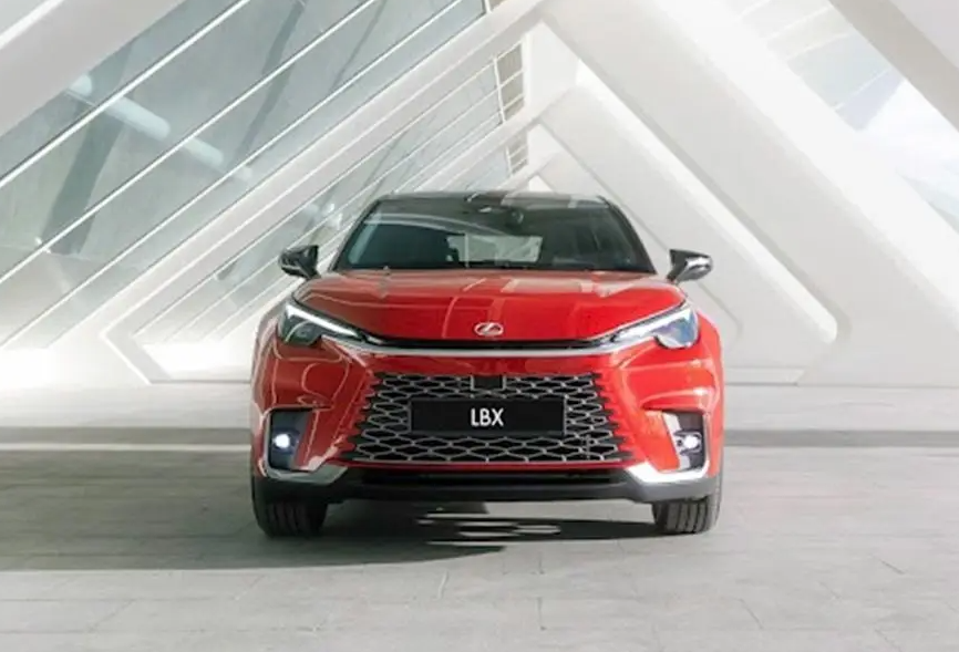 Lexus LBX комплектації: яку версію вибрати Lexus LBX комплектації: яку версію вибрати