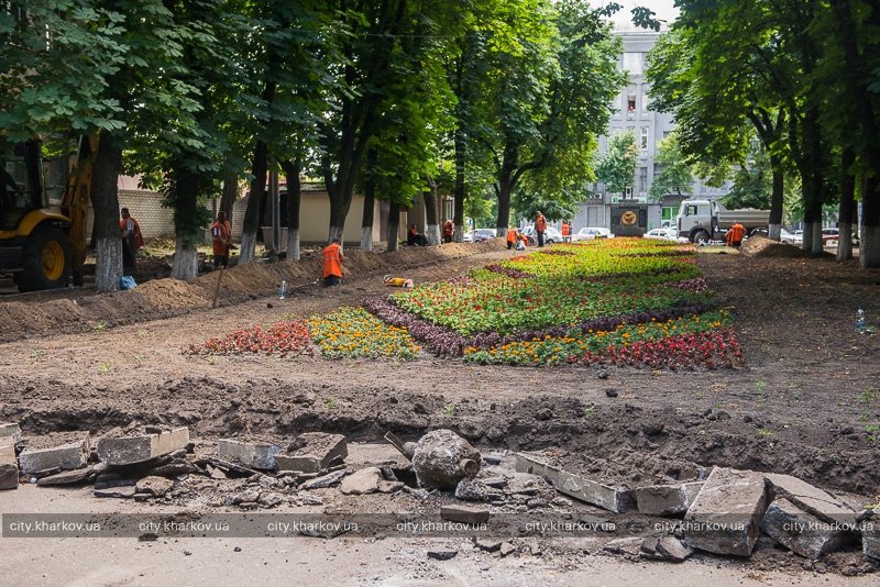 В Харькове реконструируют сквер пожарных на Карла Маркса (фото) - фото 1